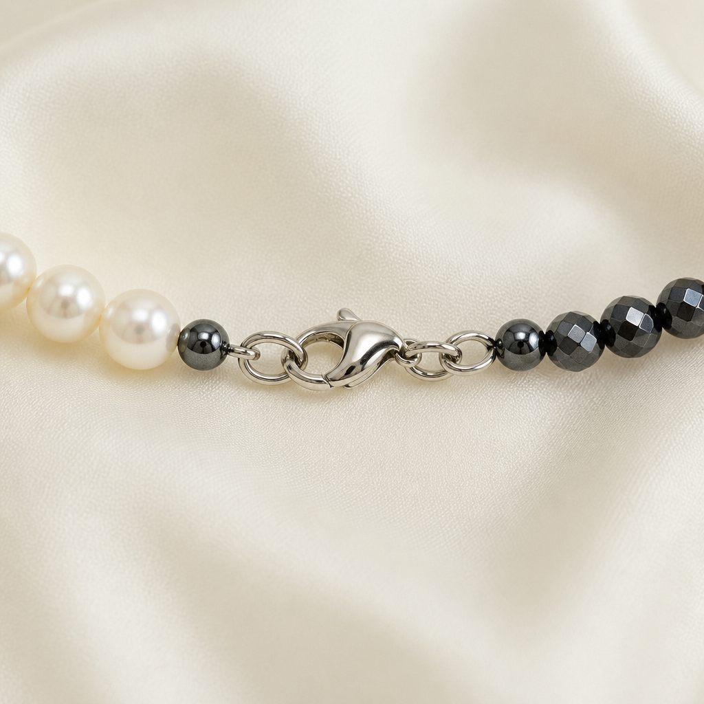 Set collana, bracciale e orecchini Bianco e grafite, bianco, grigio scuro, argento, foto 4 di 5